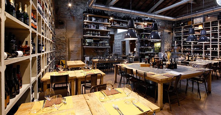 2a1-piazza-del-vino2