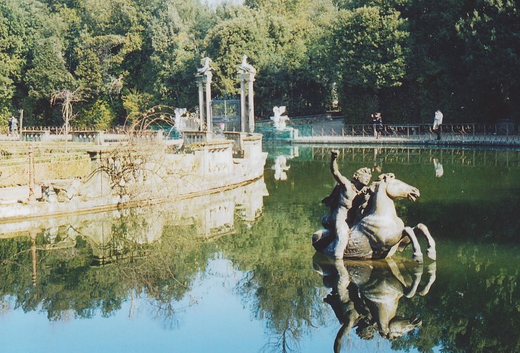 Boboli_gardens_in_Florence_03