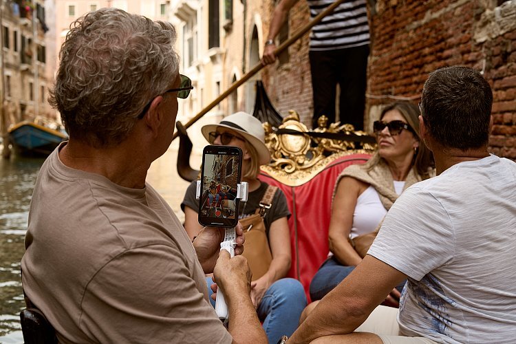 WT.GNDL._87_iygnom?_a=BACAEuGT