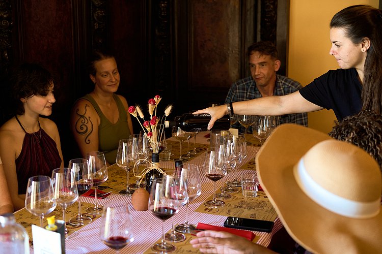 Wine_and_Olive_Oil_Trail_243_f8uuto?_a=BACAEuGT