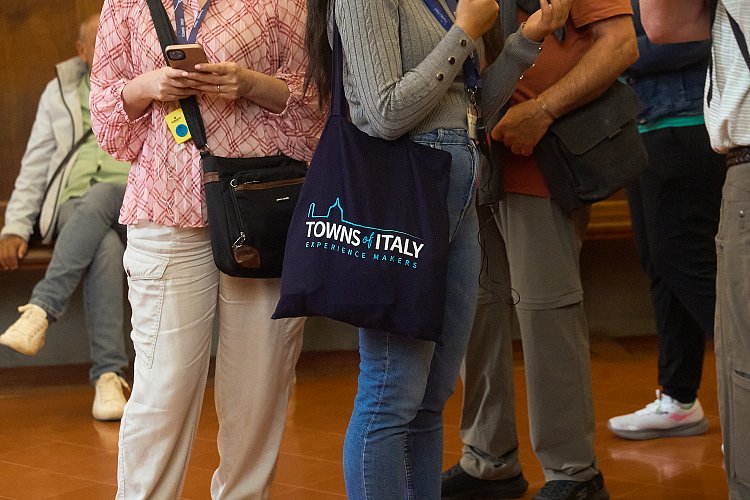 1_Hour_with_David_68_wdmrol?_a=BACAEuGT