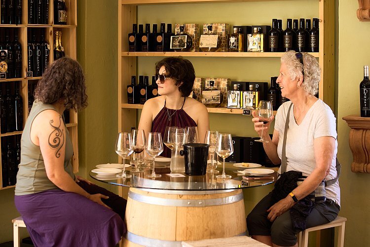 Wine_and_Olive_Oil_Trail_85_aaglli?_a=BACAEuGT